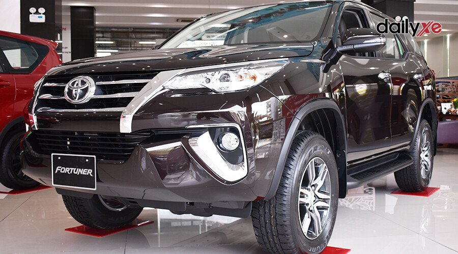 Toyota Fortuner 2.7 AT 4x2 - Hình 1