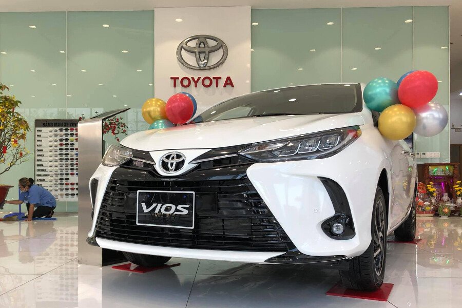 Toyota Vios 1.5E CVT (3 túi khí) - Hình 3