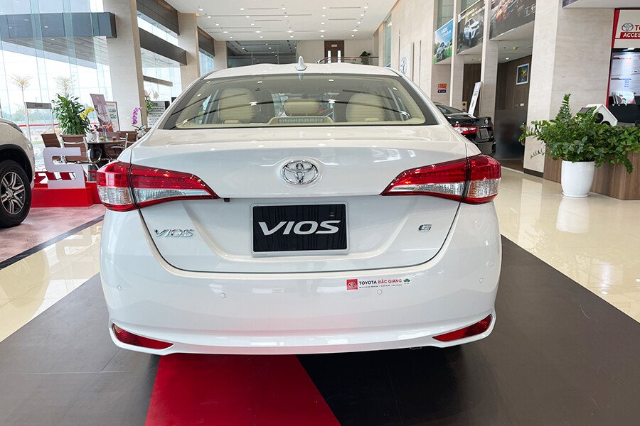 Toyota Vios 1.5E CVT (3 túi khí) - Hình 13